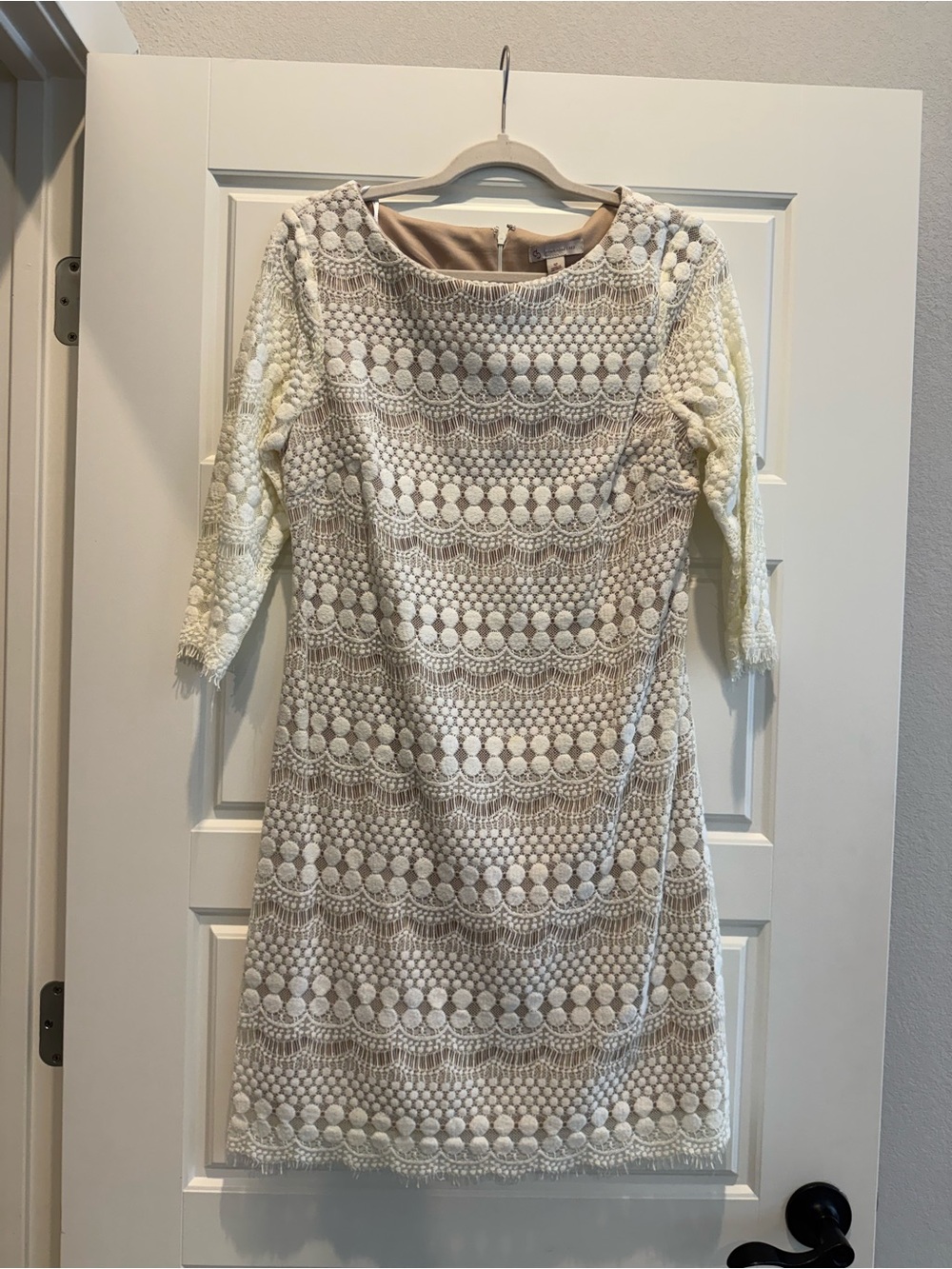 Women’s Ivory Lace Shift Dress